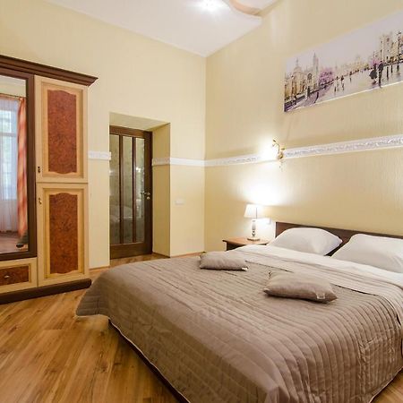 Apartment At Malaya Zhytomyrska 5 基輔 外观 照片