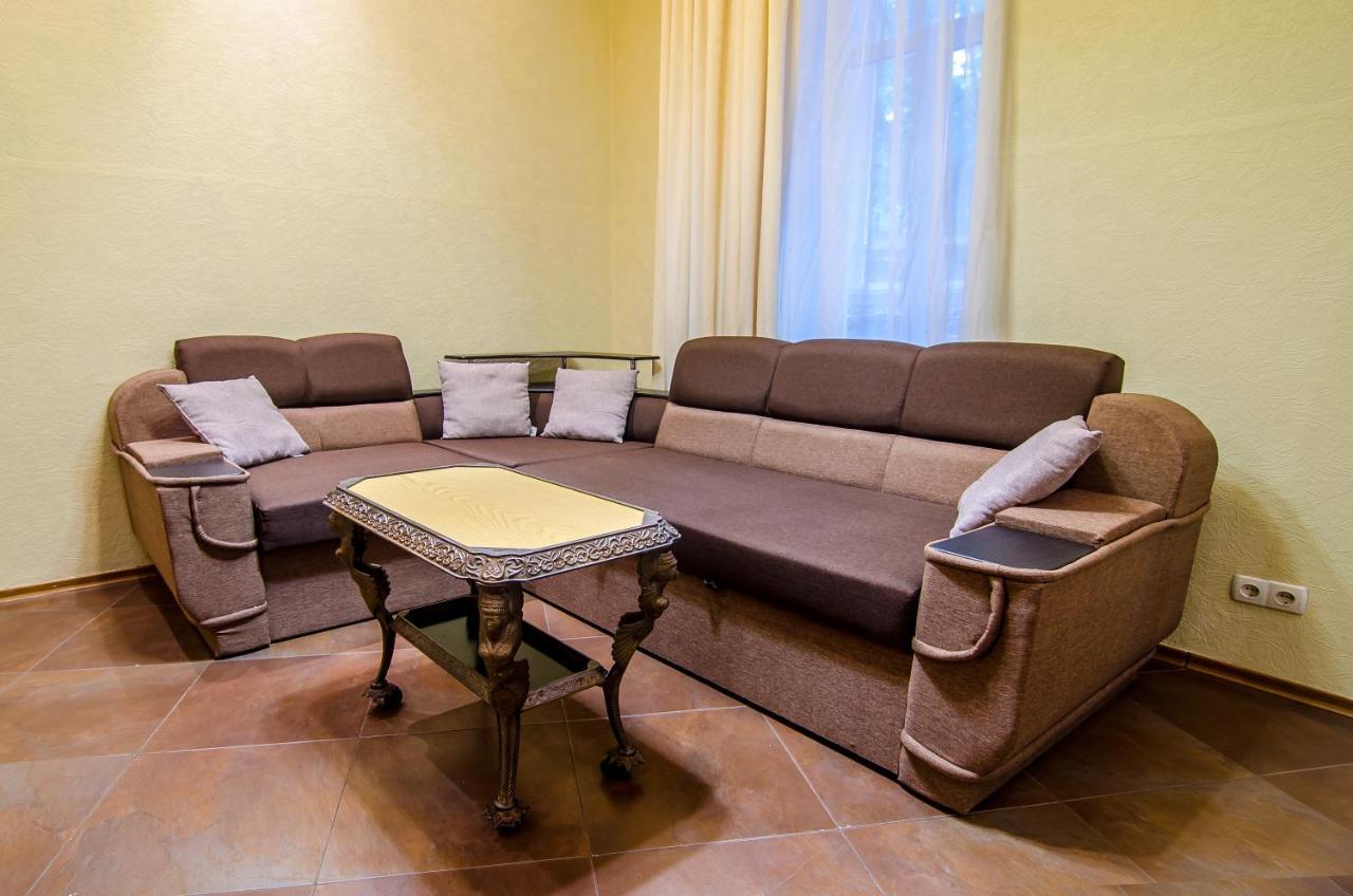 Apartment At Malaya Zhytomyrska 5 基輔 外观 照片