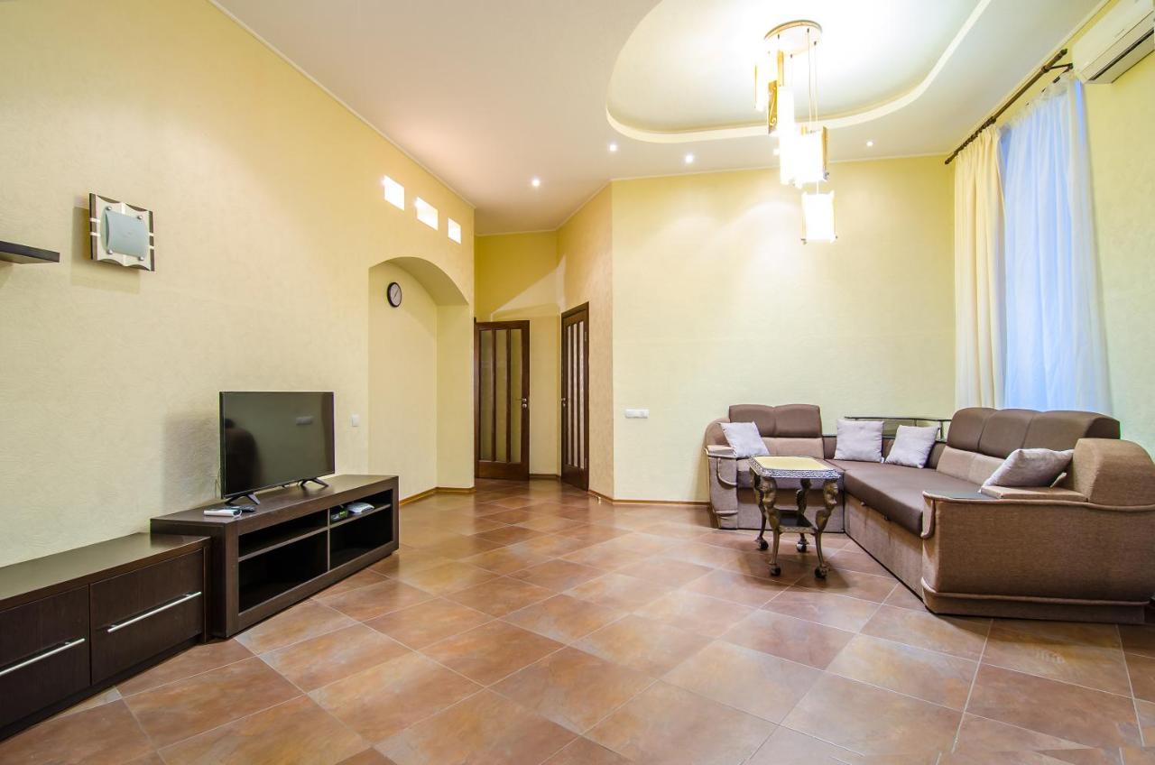 Apartment At Malaya Zhytomyrska 5 基輔 外观 照片