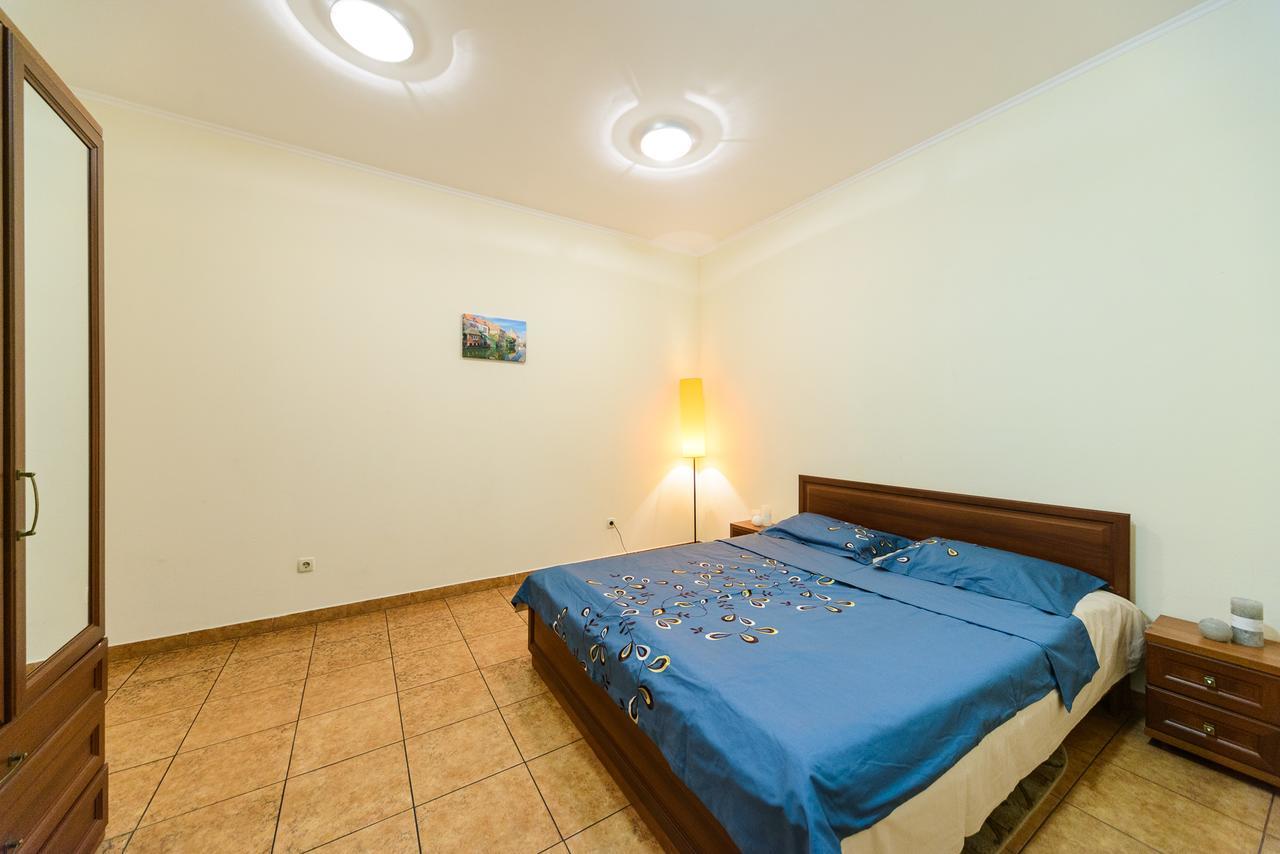 Apartment At Malaya Zhytomyrska 5 基輔 外观 照片